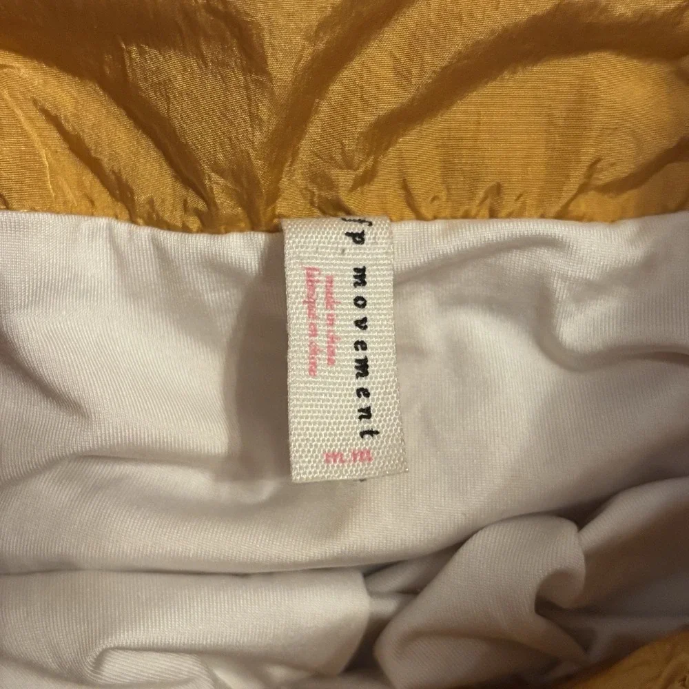 Free People FP Movement Shorts Womens Size M Gold The Way‎ Home High Rise Lined